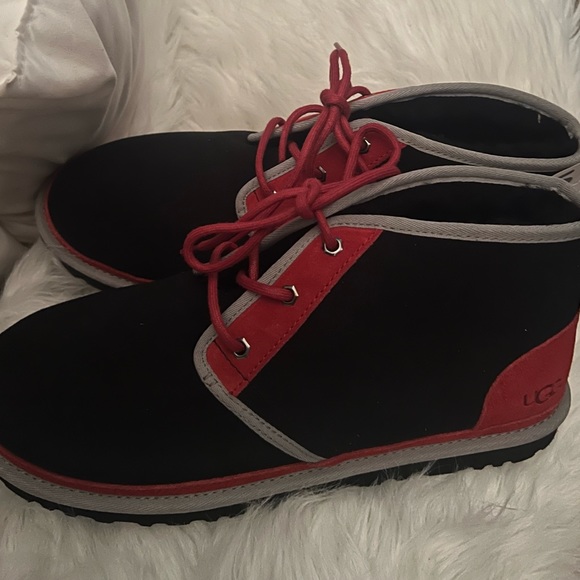 New Neumel suede Uggs - Picture 4 of 6